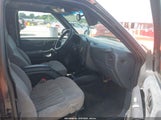 CHEVROLET BLAZER LS 1GNCS18W9XK232480 снимка