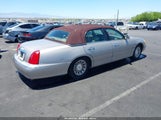 LINCOLN TOWN CAR SIGNATURE 1LNHM82W0XY690945 снимка