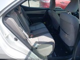 Toyota Corolla Le 2T1BURHE6JC002098 снимка