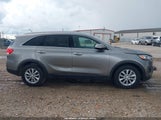 KIA SORENTO 3.3L LX 5XYPG4A55GG111028 photo