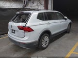 VOLKSWAGEN TIGUAN 2.0T SE/2.0T SEL 3VV3B7AX8JM088727 снимка