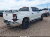 Toyota Tundra Sr5 5.7L V8 5TFDW5F1XGX580033 fotografie