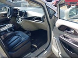 Chrysler Pacifica Touring-L 2C4RC1BG9HR668069 fotografie