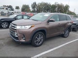 TOYOTA HIGHLANDER XLE 5TDKZRFH6JS248476 снимка