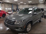 Volkswagen Tiguan R-Line WVGBV3AXXEW102588 fotografie
