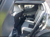 TOYOTA C-HR XLE JTNKHMBX8K1028804 fotografie