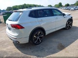 VOLKSWAGEN TIGUAN 2.0T SEL R-LINE 3VV4B7AX5NM037874 снимка