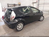 Toyota Prius C Two JTDKDTB30C1500311 снимка