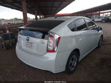 TOYOTA PRIUS THREE JTDKN3DU8E1739238 снимка