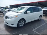 Toyota Sienna Le V6 5TDKK3DC3BS045765 снимка