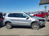 Volkswagen Tiguan 2.0T Wolfsburg Edition WVGRV7AX6HK008936 fotografie