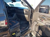 GMC Sierra  4Wd Short Box At4 1GTUUEEL4RZ168884 fotografie