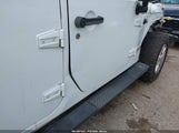 Jeep Wrangler Unlimited Sahara 1C4HJWEG3EL240285 fotografie