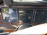 LINCOLN TOWN CAR 1LNBM81F6JY705804 fotografie