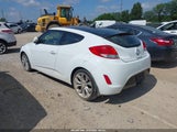 Hyundai Veloster Base W/Black KMHTC6AD2DU131983 снимка