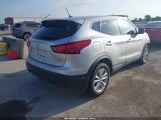 Nissan Rogue Sport S JN1BJ1CR8HW133820 photo