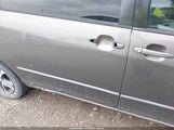 TOYOTA SIENNA LE 5TDBA23C95S043313 снимка