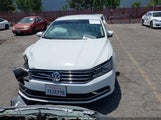 Volkswagen Passat 1.8T S 1VWAT7A35HC002203 снимка