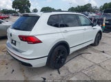 Volkswagen Tiguan 2.0T Se R-Line Black 3VVCB7AX0PM126184 снимка