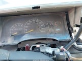 Chevrolet Suburban 3GNGK26J4XG138531 photo