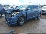 Toyota Highlander Xle 5TDJZRFHXJS903220 снимка