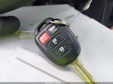 TOYOTA COROLLA LE 2T1BURHE6JC074192 снимка