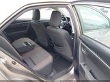 TOYOTA COROLLA LE 2T1BURHE6JC074192 снимка