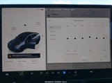 Tesla Model Y Performance Dual Motor All-Wheel Drive 7SAYGDEF1SF309146 fotografie