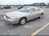 LINCOLN TOWN CAR SIGNATURE 1LNHM81W06Y605800 photo
