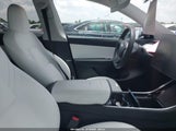 Tesla Model Y Long Range Dual Motor All-Wheel Drive 5YJYGDEE4MF090058 fotografie