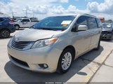 Toyota Sienna Xle 8 Passenger 5TDYZ3DC2HS813038 photo