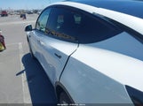 TESLA MODEL Y LONG RANGE DUAL MOTOR ALL-WHEEL DRIVE 5YJYGDEE5MF207050 снимка