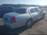 Lincoln Town Car Signature L 2LNBL8FV9AX614027 снимка