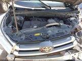 Toyota Highlander Xle 5TDJZRFH7KS954188 photo