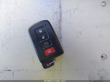 TOYOTA RAV4 HYBRID XLE JTMRJREV9JD170056 снимка