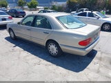 MERCEDES-BENZ E 320 WDBJF65H9XA922001 снимка