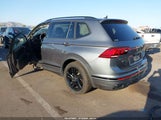 Volkswagen Tiguan 2.0T Se R-Line Black 3VVCB7AX5PM002380 photo