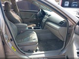 TOYOTA CAMRY LE 4T1BE46K69U308530 снимка