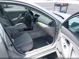 TOYOTA CAMRY LE 4T1BE46K67U126985 снимка