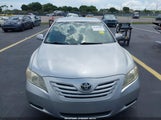 TOYOTA CAMRY LE 4T1BE46K67U126985 снимка