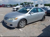 TOYOTA CAMRY LE 4T1BF3EK0AU075743 photo