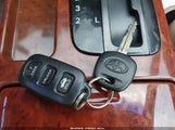 TOYOTA CAMRY XLE V6 4T1BF32K15U611139 снимка