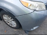 TOYOTA SIENNA XLE V6 5TDYK3DC0BS068057 снимка