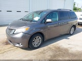 TOYOTA SIENNA XLE V6 5TDYK3DC5BS166582 снимка