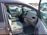 TOYOTA SIENNA XLE V6 5TDYK3DC5BS166582 снимка