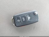 Volkswagen Passat 2.0T Se 1VWBA7A3XJC012595 fotografie