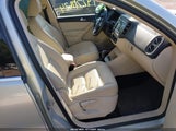 VOLKSWAGEN TIGUAN SE WVGBV7AX7CW580259 photo