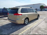 TOYOTA SIENNA LE V6 5TDKK3DC3BS145137 снимка
