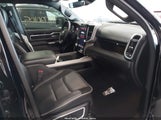 Ram  Laramie 4X4 5'7 Box 1C6SRFJT6MN539670 fotografie