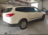 Chevrolet Traverse Ls 1GNKVEED7CJ102825 снимка